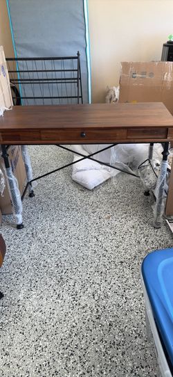 Accent table