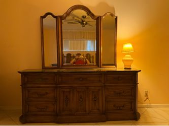 Drexel Heritage solid wood double dresser with Marble Top with Piano Hinge Mirror