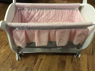Adorable Baby doll crib. like new!$15
