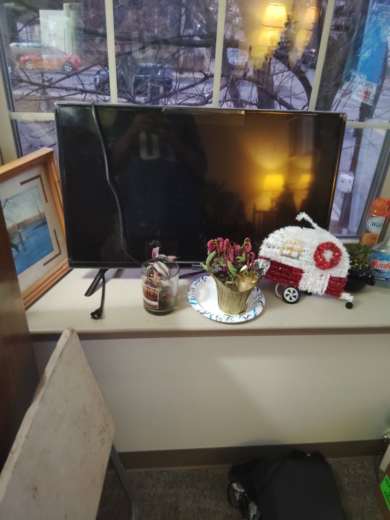32 Inch Westing House Tv