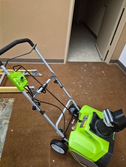 Greenworks 120V 13 Amp Electric Snow Blower