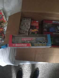 SPEED WAY  TANKER TRUCK ALL METAL. NEW IN THE BOX. 2016