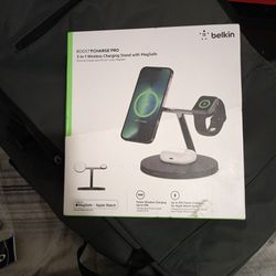 Belkin 3-1 Wireless charging Stand With MagSage