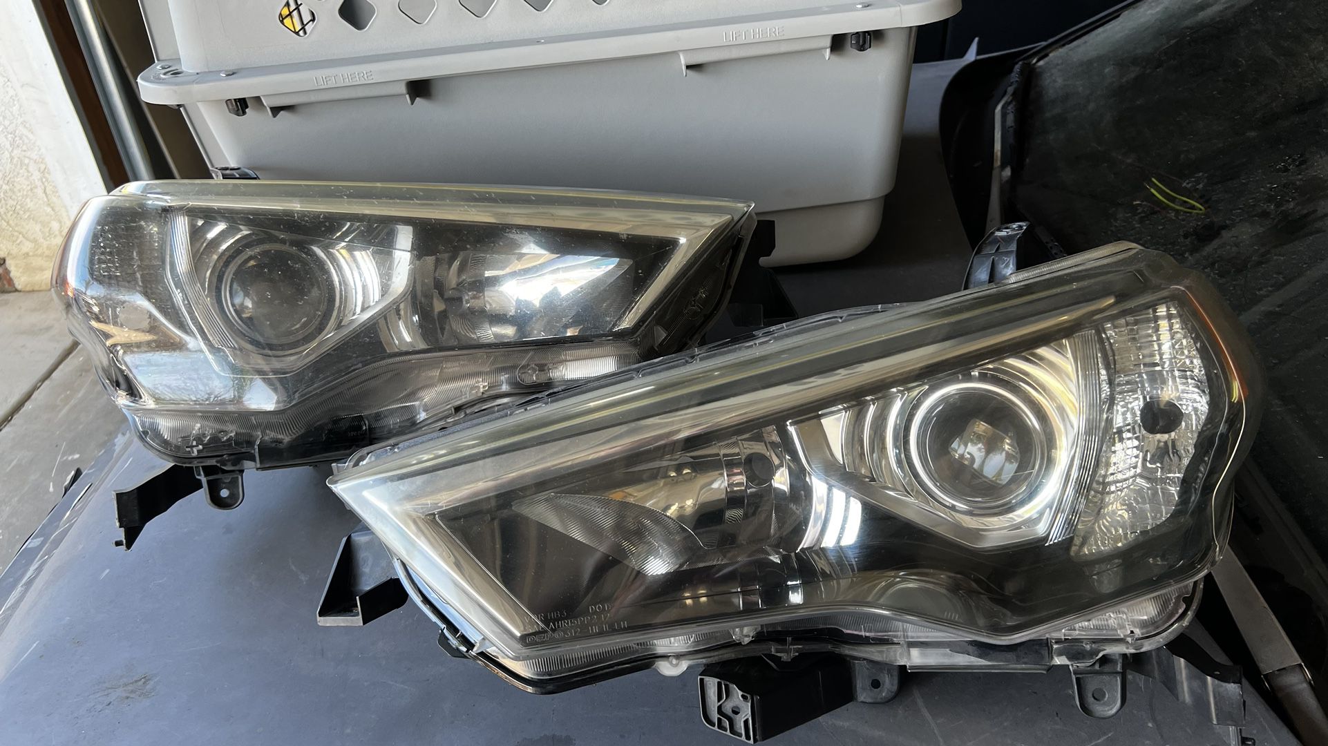 2015-2019 Toyota 4Runner Headlights