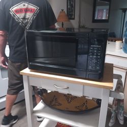 Hamilton Beach 1500 W Large Size Microwave In Like New Condition