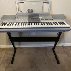 Yamaha Piano Keyboard Bundle 