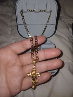 Cadena  fina  bañada en oro