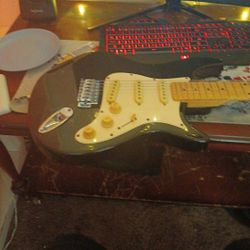 Behringer Eletric Guitar