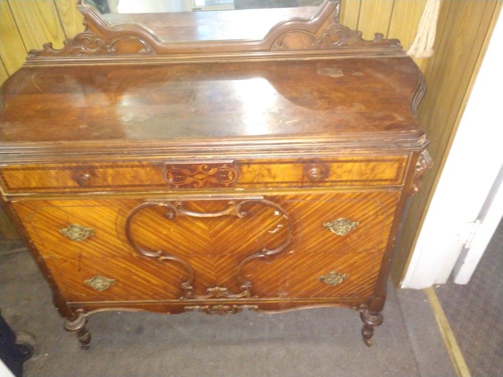 Vintage dresser with mirror