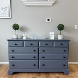 ✨🩶Gorgeous Solid Dresser🩶✨