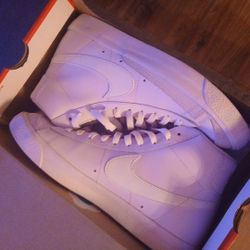 Wmns Classic Cortez Leather 9.5 Size 