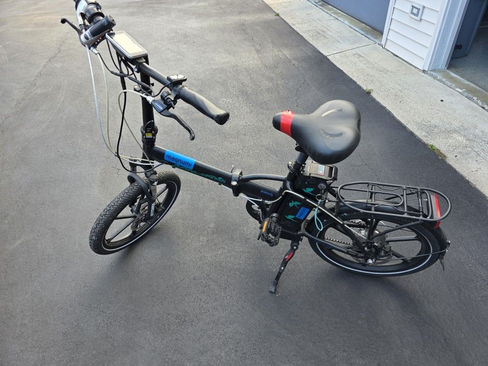 Magnum Premium High Step E-Bike 