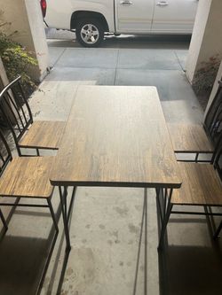 Table /dinner table
