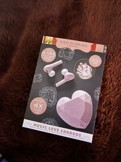 Wireless Earbuds by FAO Schwarz Pink 💖