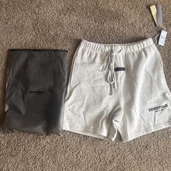 Essentials Shorts