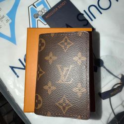     Luxury brown  wallet