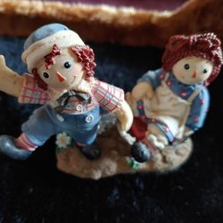 Raggedy Ann & Andy figurine