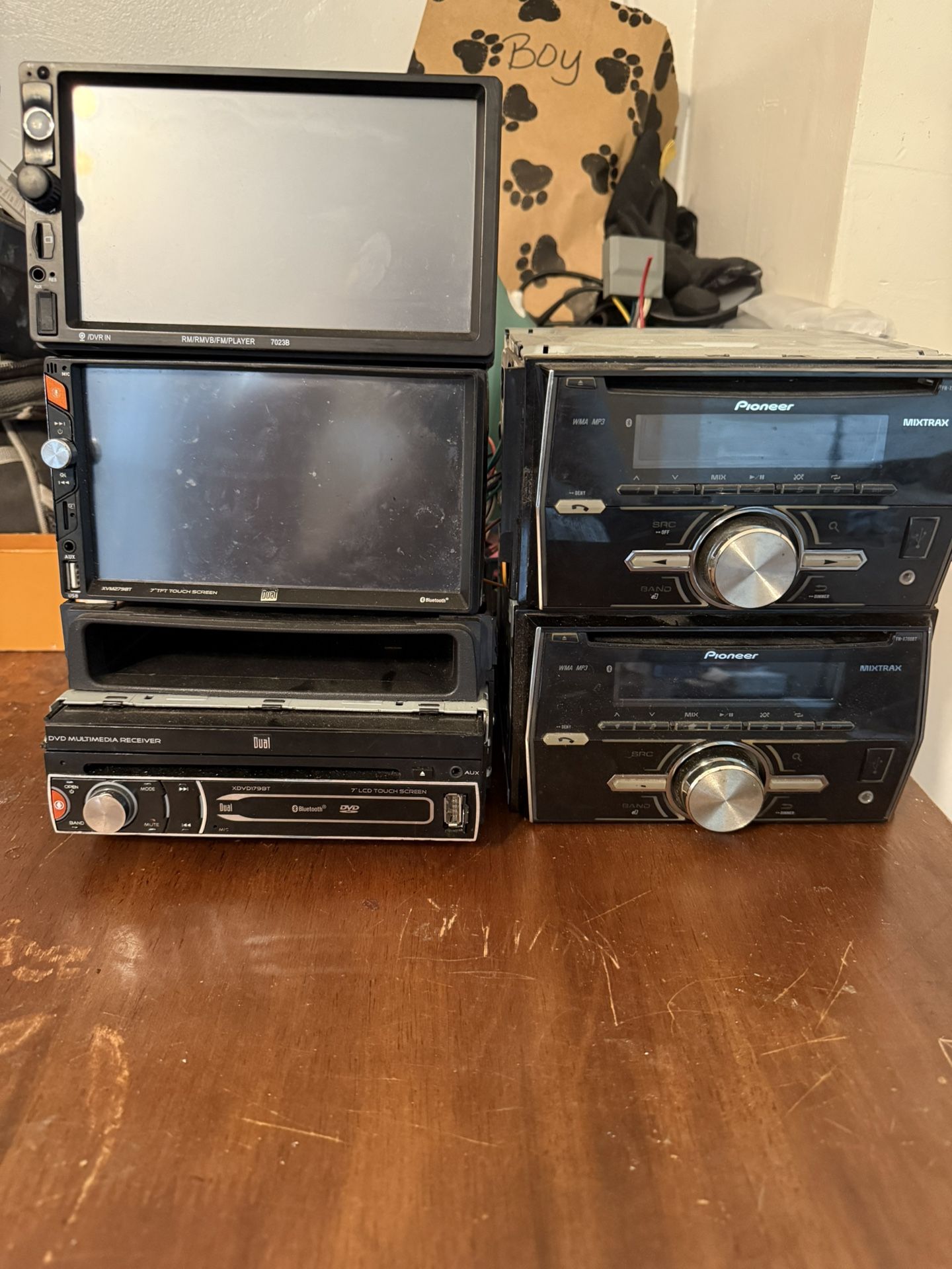 All Bluetooth radios