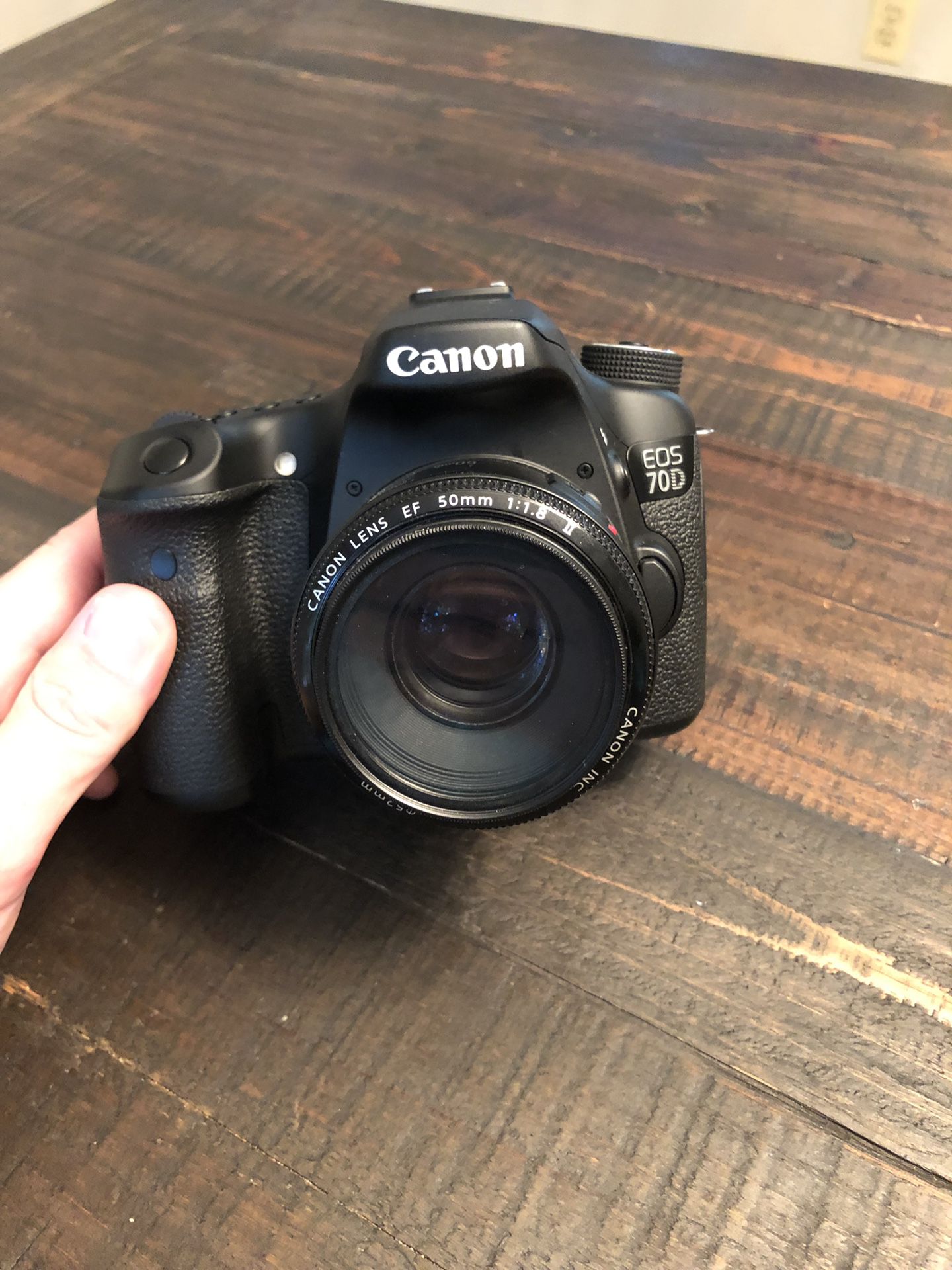 Canon 70D DSLR WITH EXTRAS****