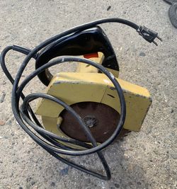 Circular Saw older metal saw has a dull blade works me