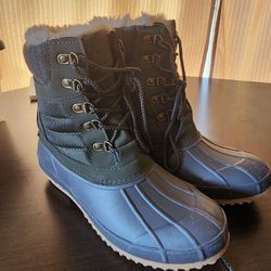 Khombu Olive Waterproof Boots Size 10
