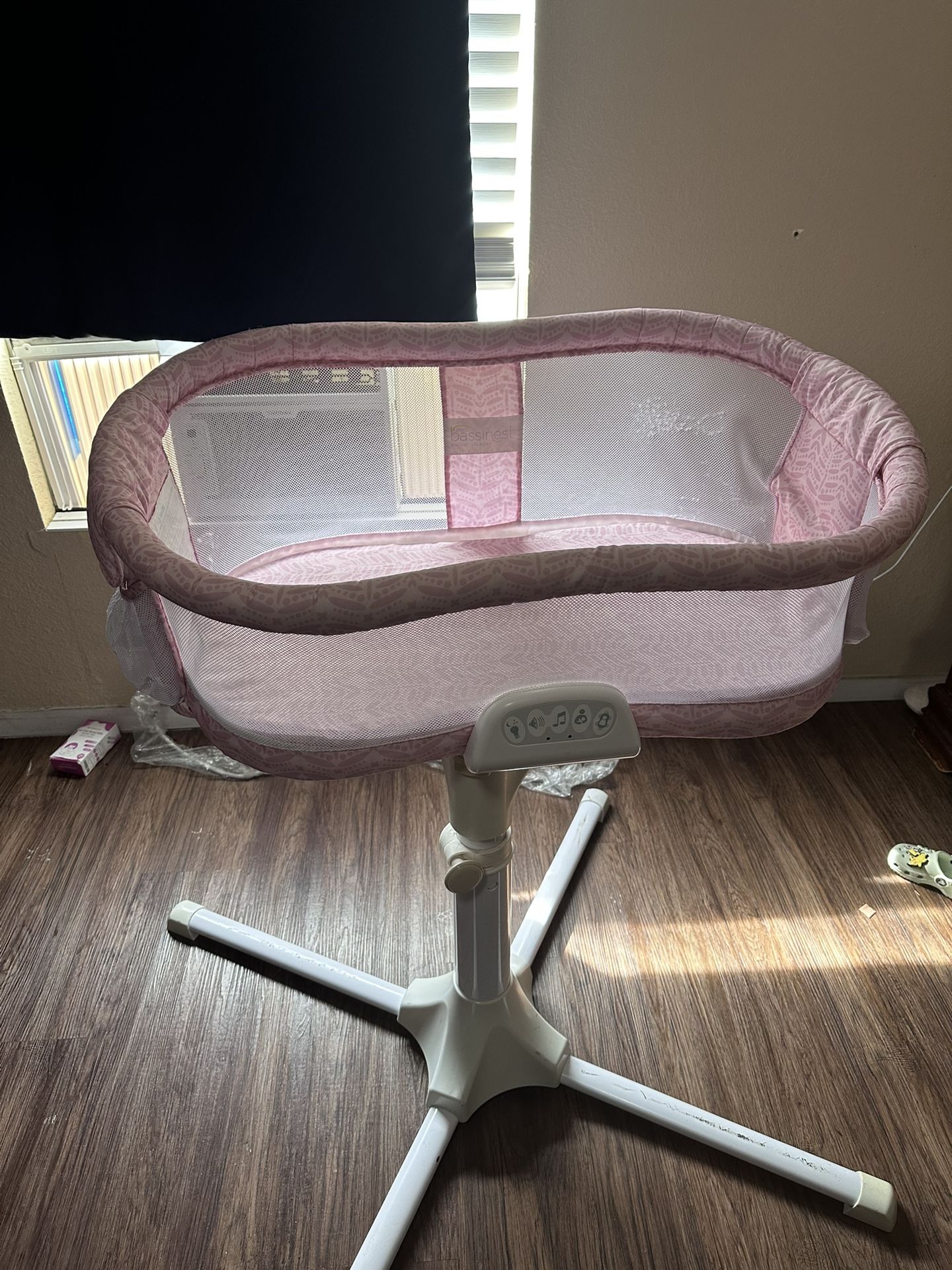 Pink Halo Bassinet - Main Image