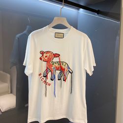 Gucci Lamb Bichon Tshirt Designer Medium Never Worn Top Authentic Excellent condition