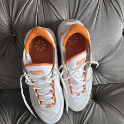 Nike shoes size 9.5