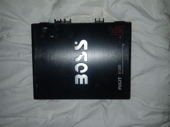 Boss 1100 watt monoblock amp