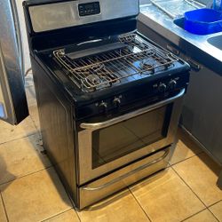 Working Oven And Stovetop