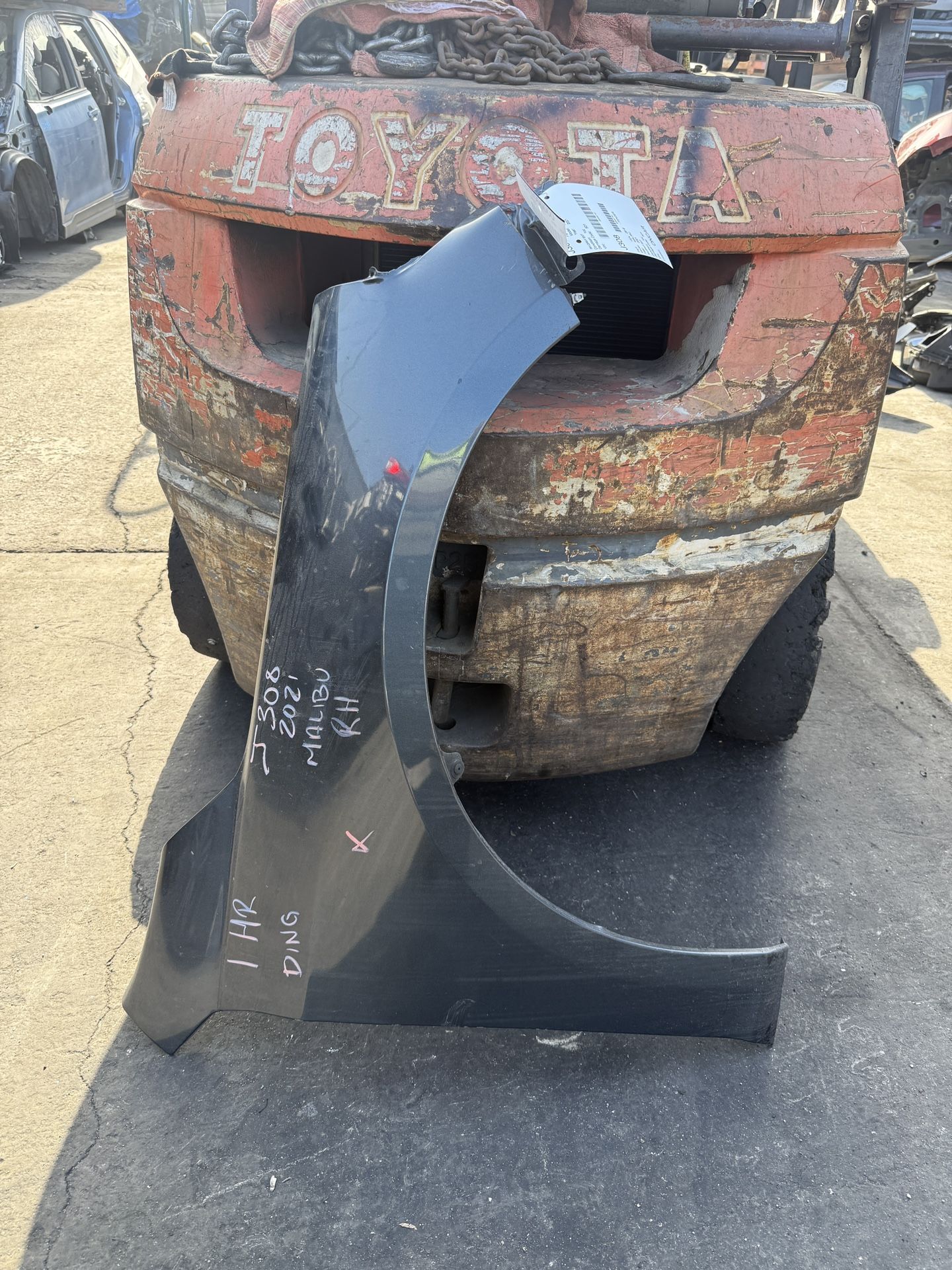 2016 - 2024 Chevrolet Malibu Fender Passenger Side Gray