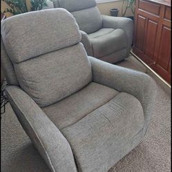 Pair of recliner chairs
