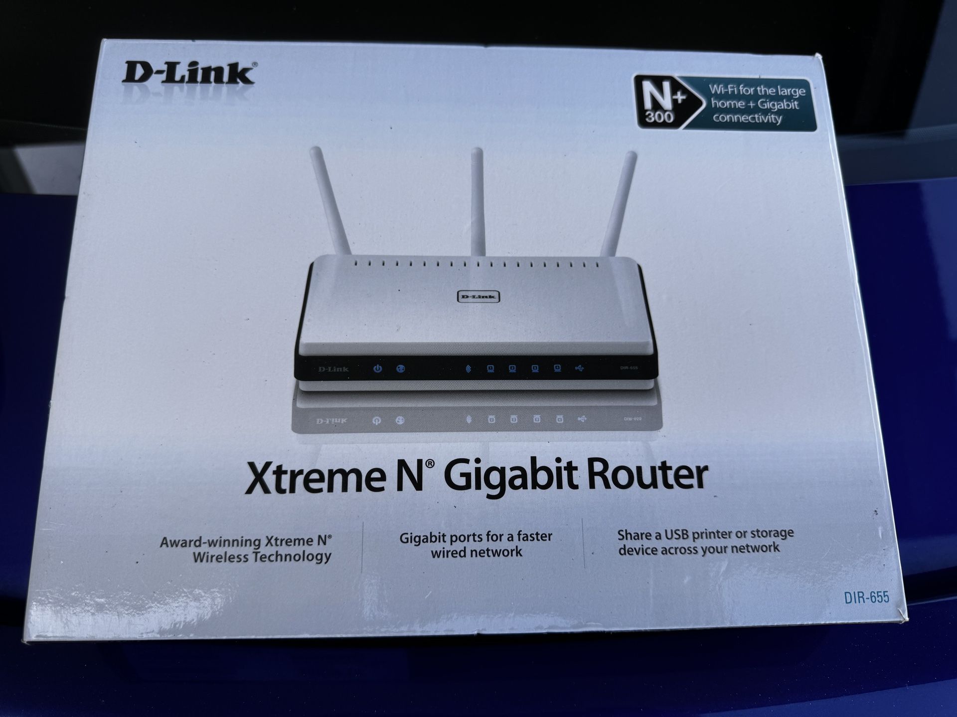 D-Link Wireless N300+ Mbps Extreme-N Gigabit Router (DIR-655)