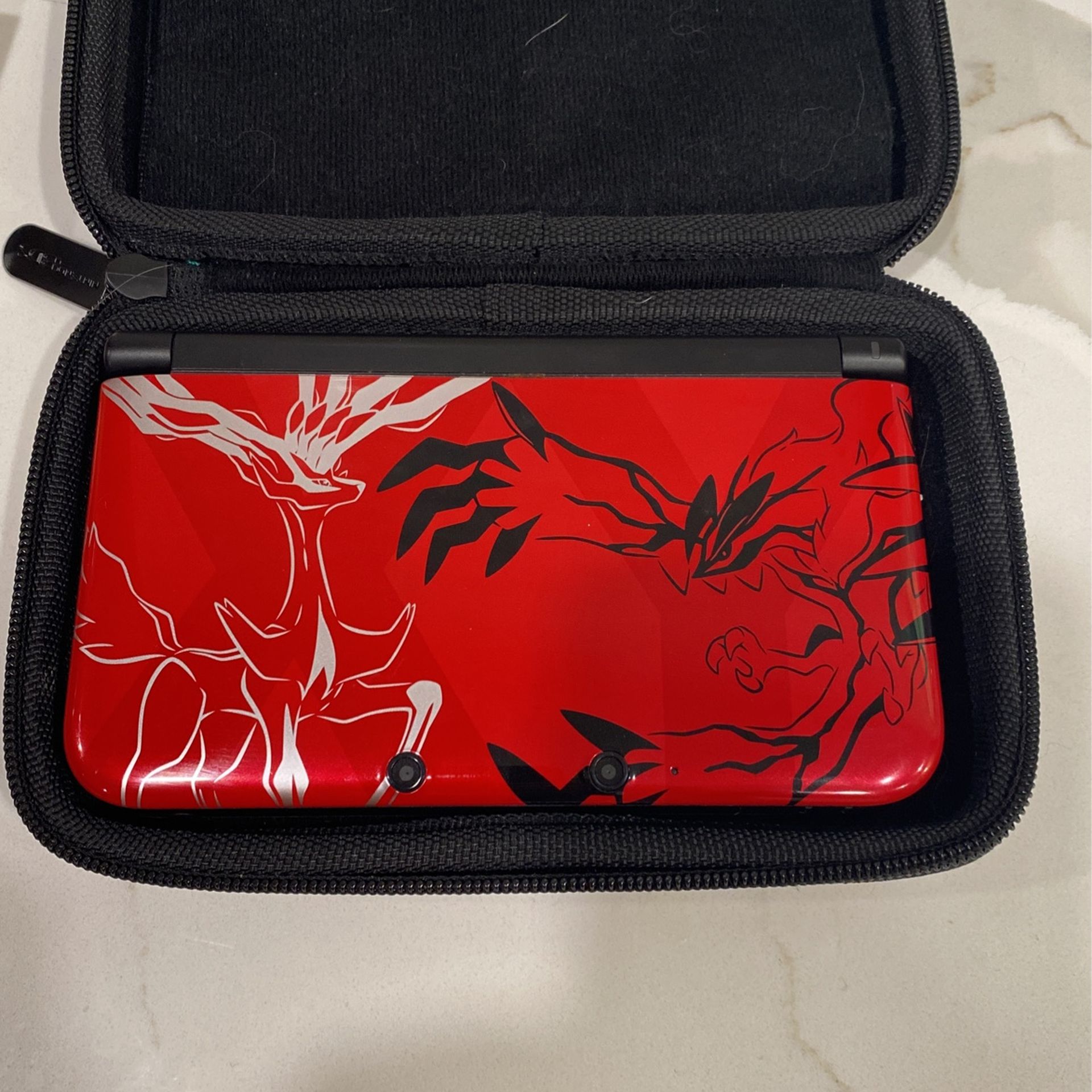 Nintendo 3DS XL Pokemon X and Y Red Handheld + 4Games And Case