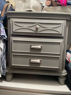 Bob’s Furniture Mystic Bay Gray Queen Bedroom Set