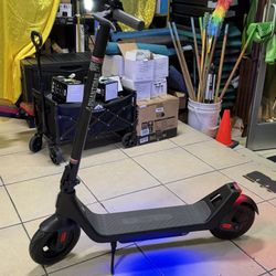 PHANTOM A10 MOTOR 400W POWER -15.5MPH-RANGE 28MILES-ANTIPUNCTURE 10in. TIRES-ATMOSPHERE SIDE LIGHTS.
