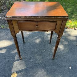 Old Singer Sewing Machine 