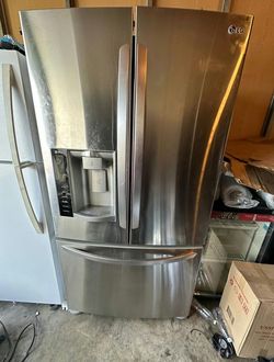 LG Stainless Steel French Door Refrigerator with Water Dispenser