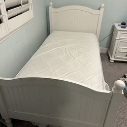 Twin Size White Pottery Barn Bed