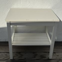 Cute White Solid Wood Side Table with Shelf Nightstand (Silver Lake)