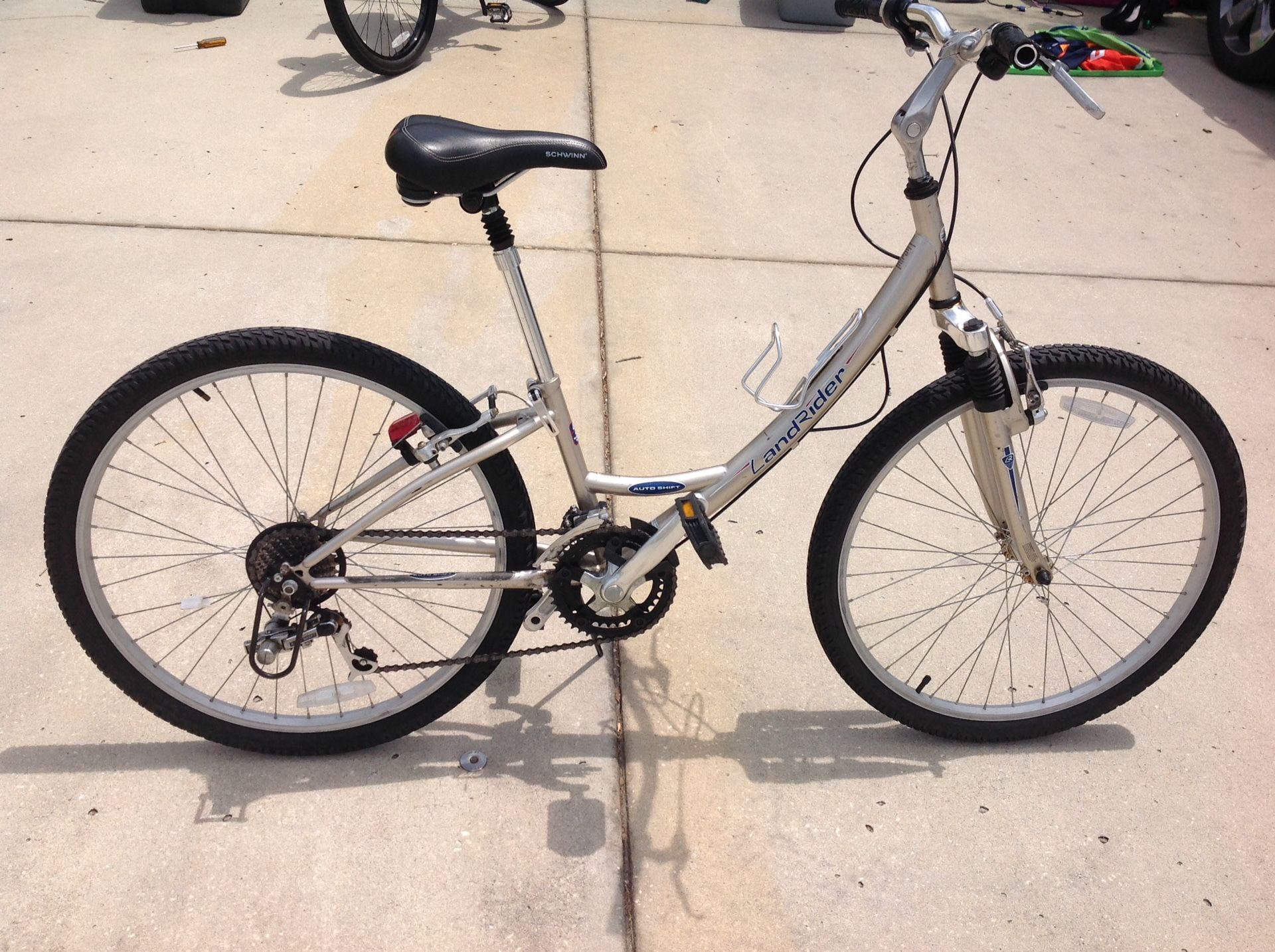 Women's 26" Schwinn LandRider Auto Shift Bicycle.