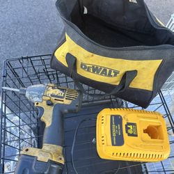 Dewalt Tool Set Impact Drill Comes With Battery;charger;Tip And Case $45 
