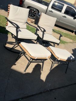 Swivel Patio Set With Ottoman’s