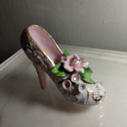 LEFTON PORCELAIN SHOE FIGURINE 5"×3.5" - AB99