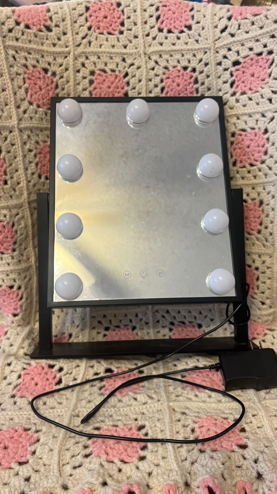 Light Up Mirror With Three Different Settings