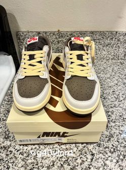 Jordan 1 Retro Low Reverse Mocha