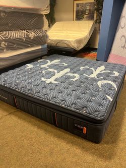 🔥Stearns & foster lux estate eurotop king $800🔥