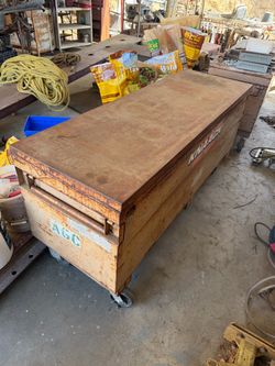 Knaack job tool gang box