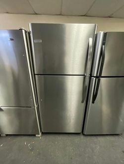 Frigidaire Top Mount Refrigerator Stainless Steel