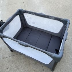 4Moms Breeze Go Pack n Play